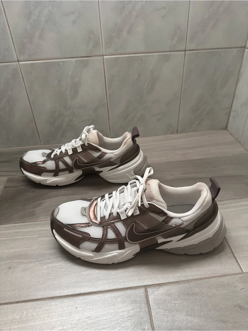 Nike V2K Sneaker